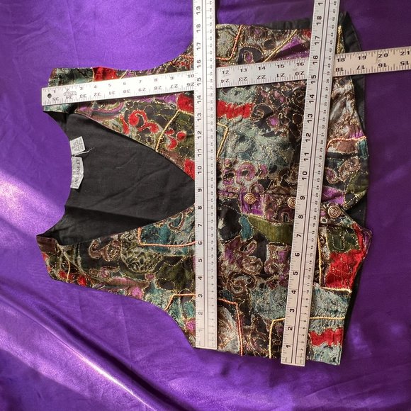 VTG 📌Jane Ashley Figure Hugging 3 Button Vest with Gold Accents - Picture 7 of 12